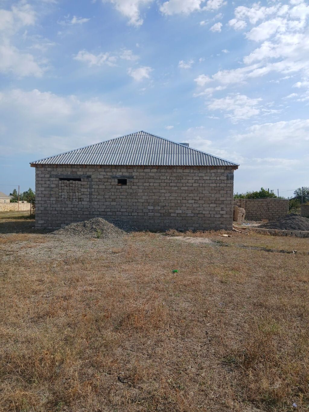 4 otaqlı, 99 kv. m, Kredit yoxdur, Təmirsiz