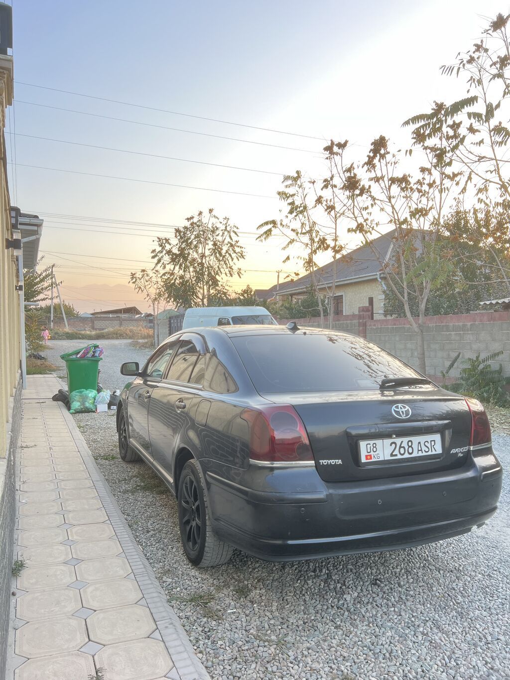 Toyota Avensis: 2004 г., 2 л, Автомат, Бензин, Седан: фото 4