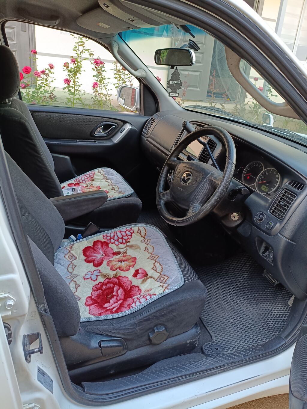 Mazda Tribute: 2002 г., 2 л, Автомат, Бензин, Внедорожник: фото 8