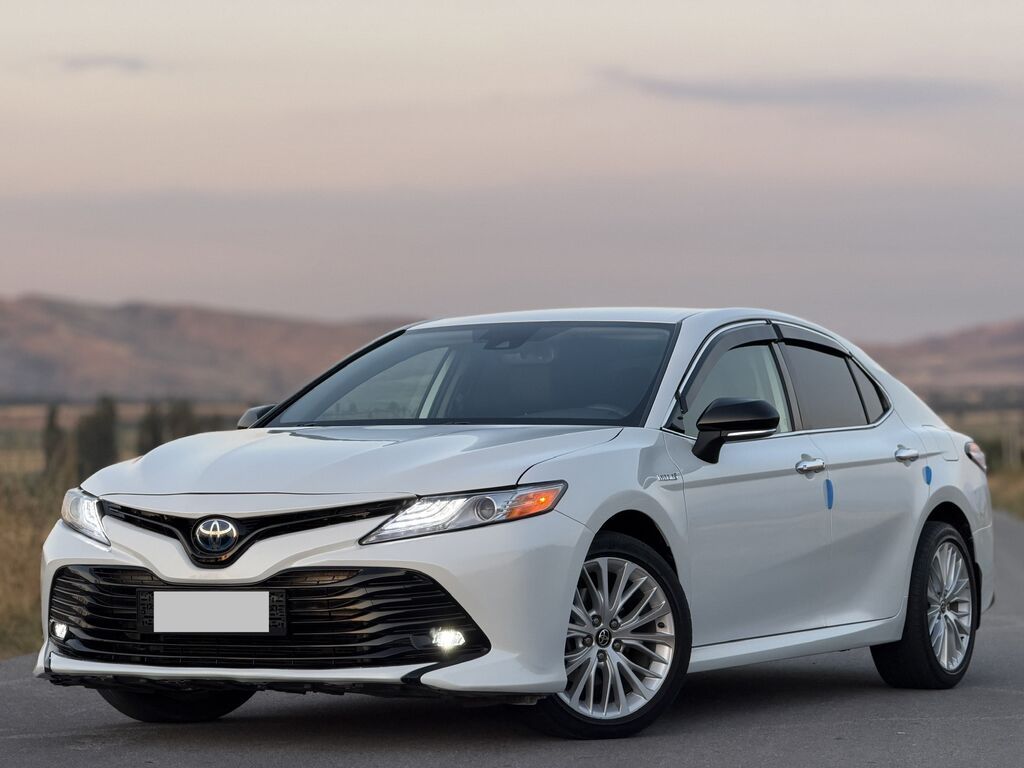 Toyota Camry: 2020 г., 2.5 л, Вариатор, Гибрид, Седан: фото 7