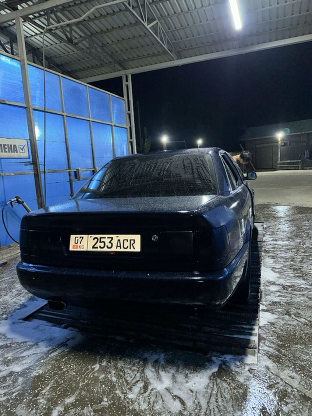 Audi A6: 1995 г., 2.6 л, Механика, Седан — фото 1
