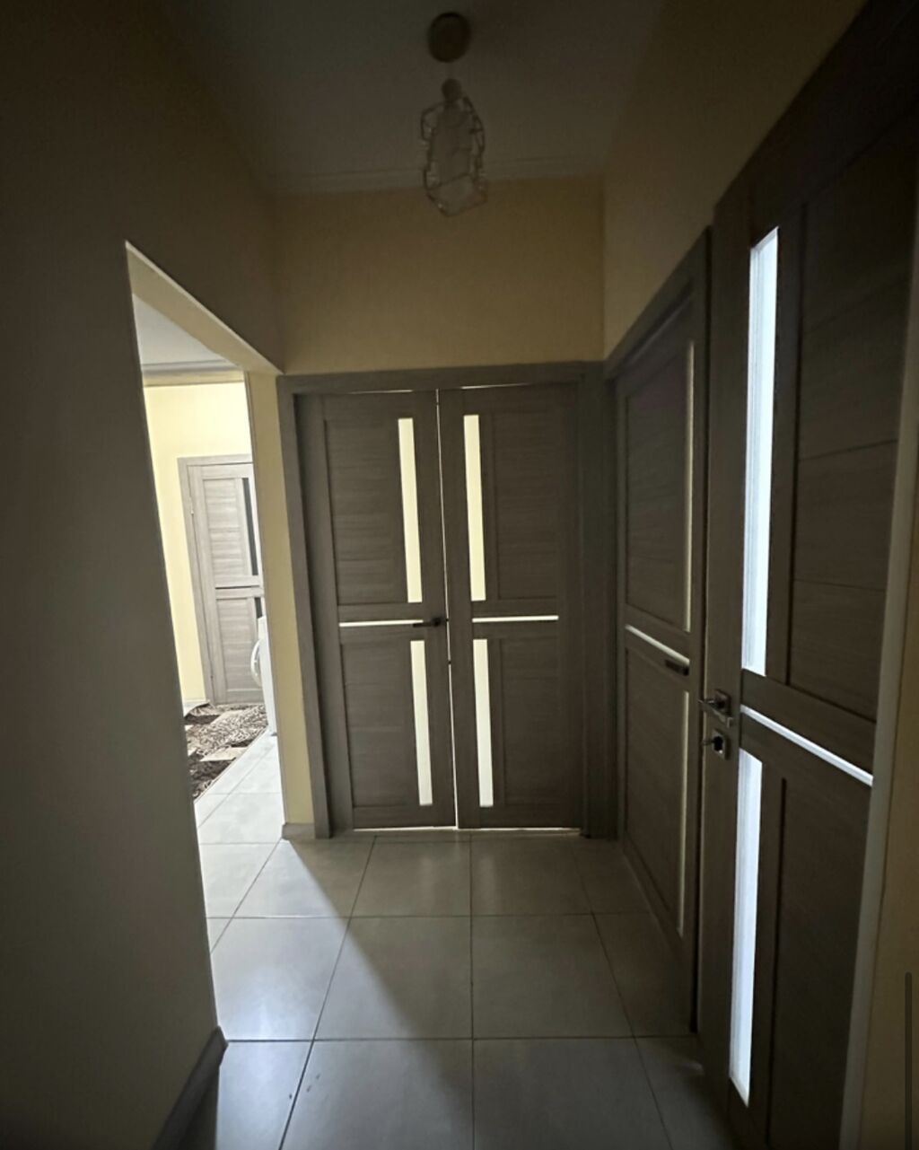 3 комнаты, 69 м², Аламедин-1 мкр 105 серия, 5 этаж, Косметический ремонт: фото 2