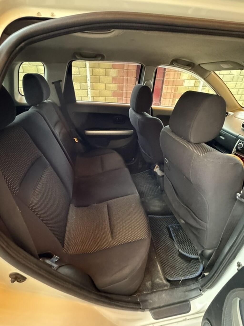 Toyota Ist: 2004 г., 1.5 л, Автомат, Бензин, Хэтчбэк: фото 5