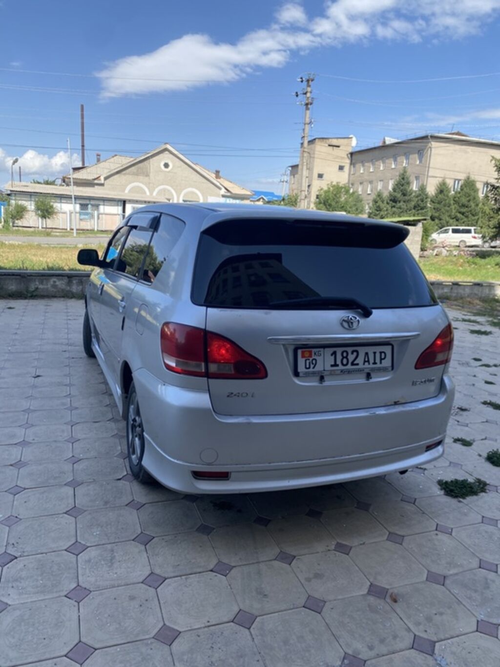 Toyota Ipsum: 2001 г., 2.4 л, Автомат, Бензин, Минивэн: фото 2