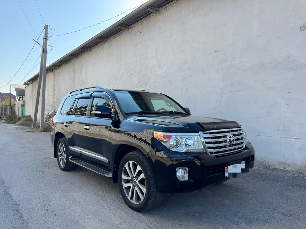 Toyota Land Cruiser: 2013 г., 4.6 л, Автомат, Газ, Внедорожник: фото 2
