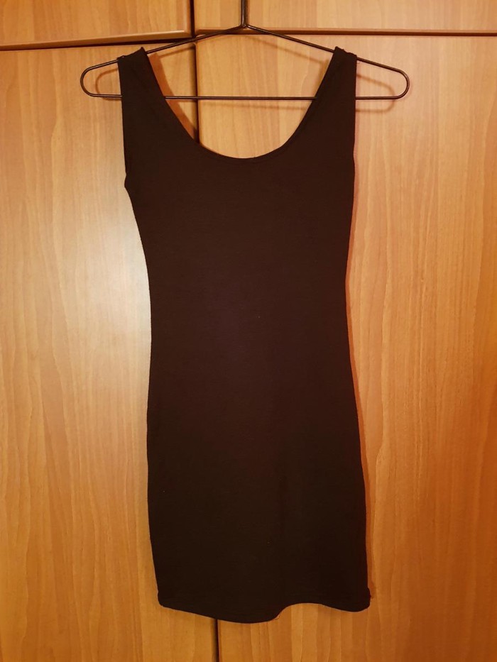 Κοστούμια: Μαύρο φόρεμα.
Μέγεθος small .
Τιμή 20€. σε lalafo.gr Μαύρο φόρεμα.
Μέγεθος small .
Τιμή 20€. σε Αθήνα