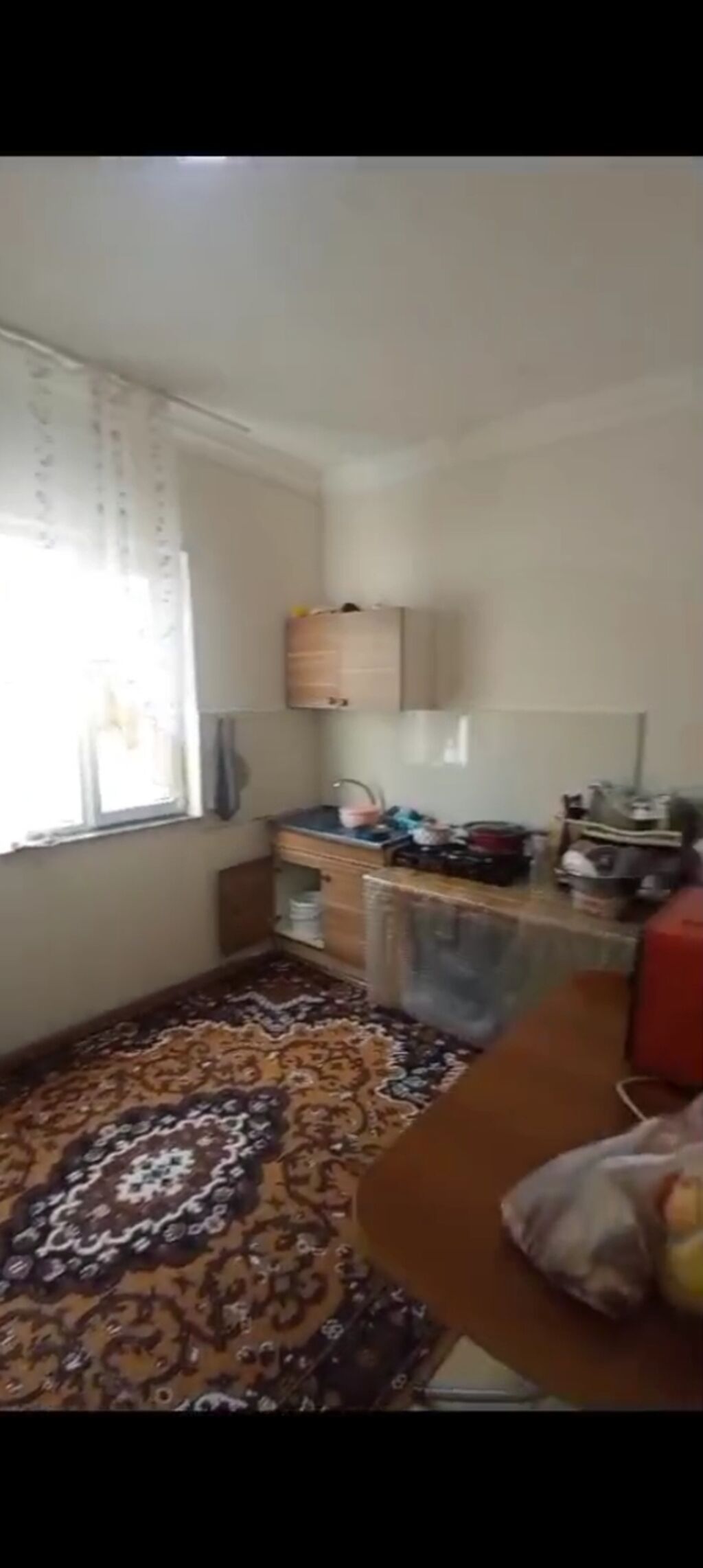 Unvan lokbatan qesebesi, 233 nomreli mektebe 5 deq. 3 otaqlı həyət evi