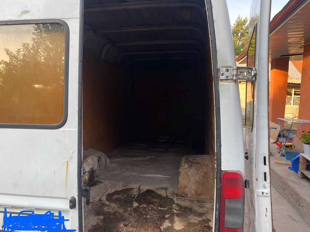 Грузовой фургон Mercedes‑Benz Sprinter (длинная база, высокая крыша): фото 5