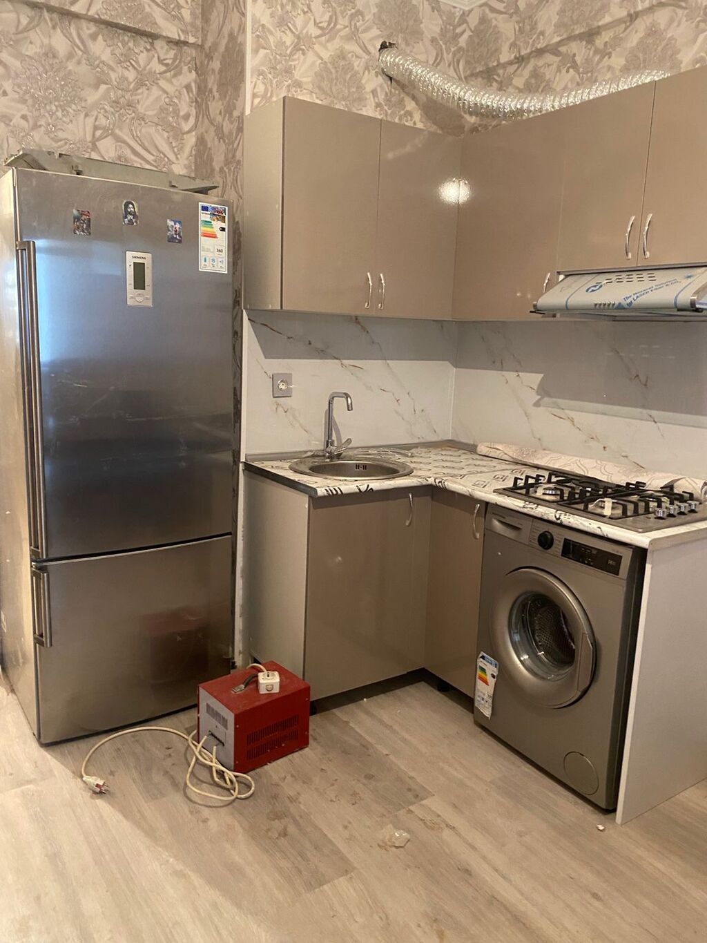 Xırdalan Aff Park 29 saylı küçə 350 manata kirayə verilir 1 dən 2 ə