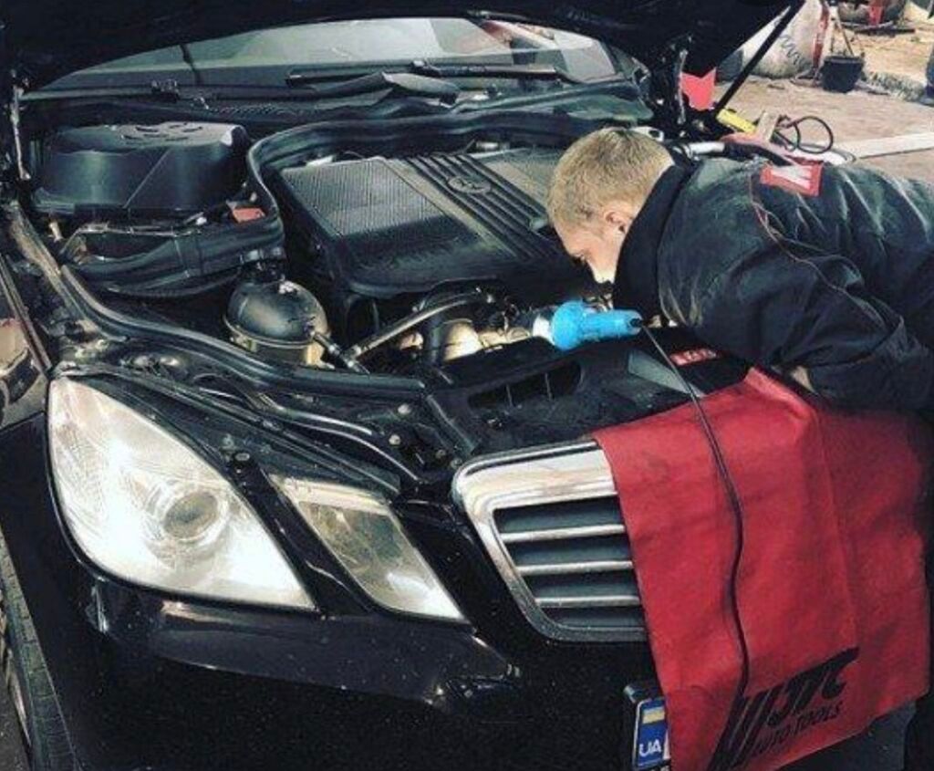 Высококвалифицированный специалист автоэлектрик по ремонту: Договорная ...