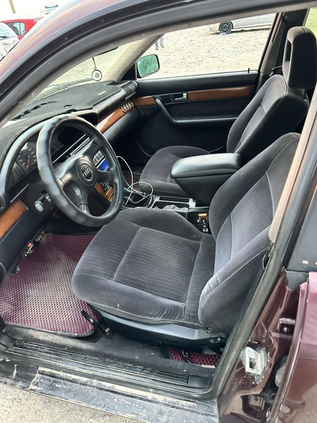 Audi 100: 1991 г., 2.3 л, Механика, Газ, Седан: фото 2