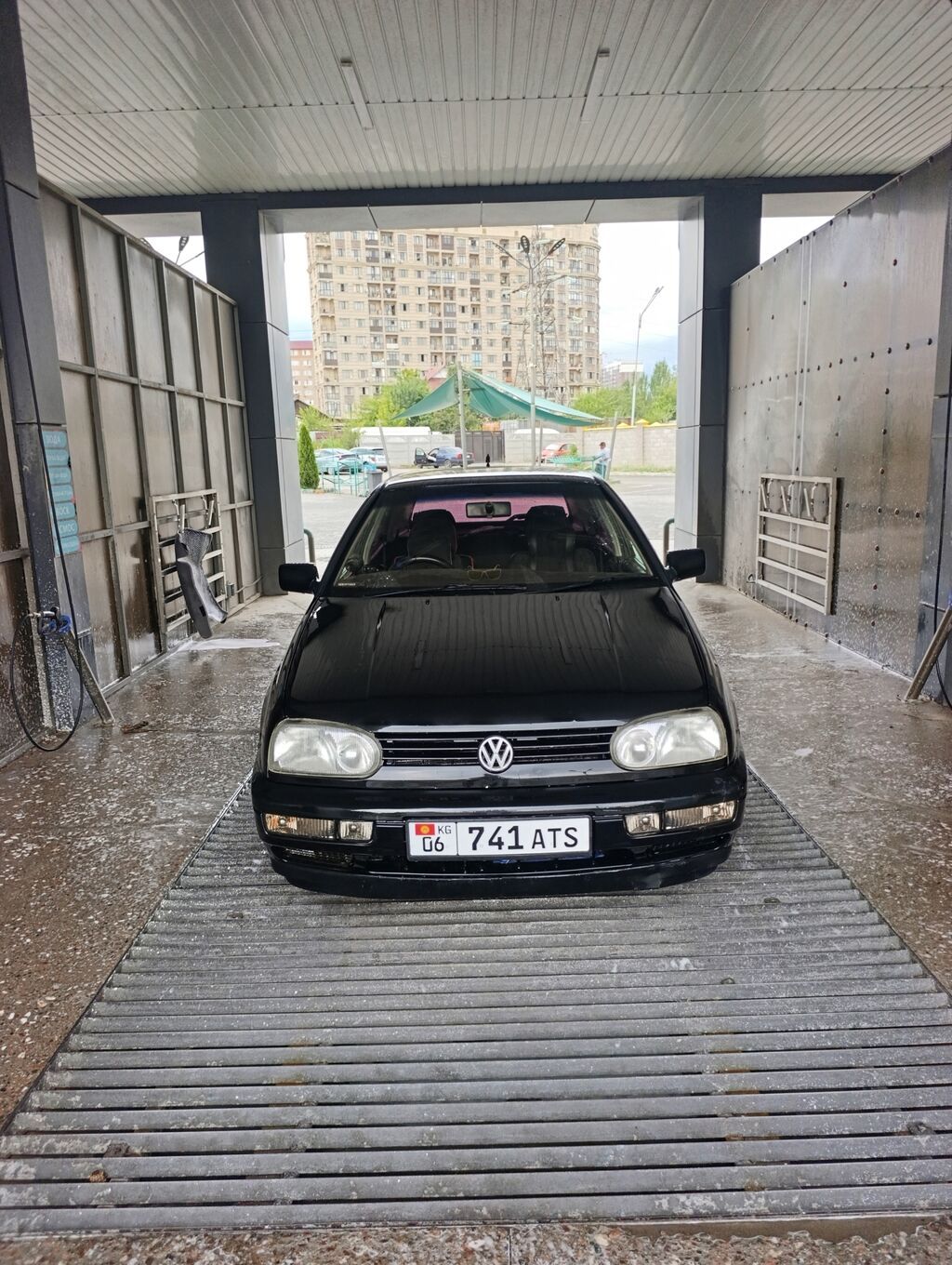 Volkswagen Golf: 1997 г., 1.5 л, Автомат, Хэтчбэк: фото 2