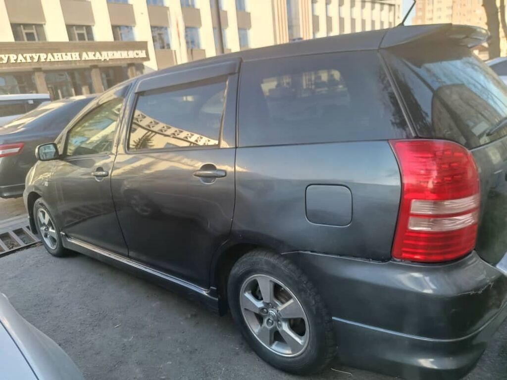 Toyota Wish 2004, 1.8 л, автомат, 7 мест: фото 4