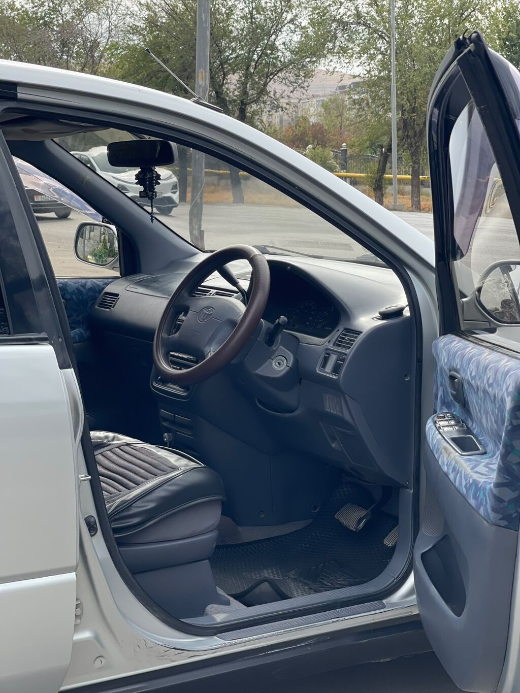 Toyota Ipsum: 1996 г., 2 л, Автомат, Бензин, Минивэн: фото 4