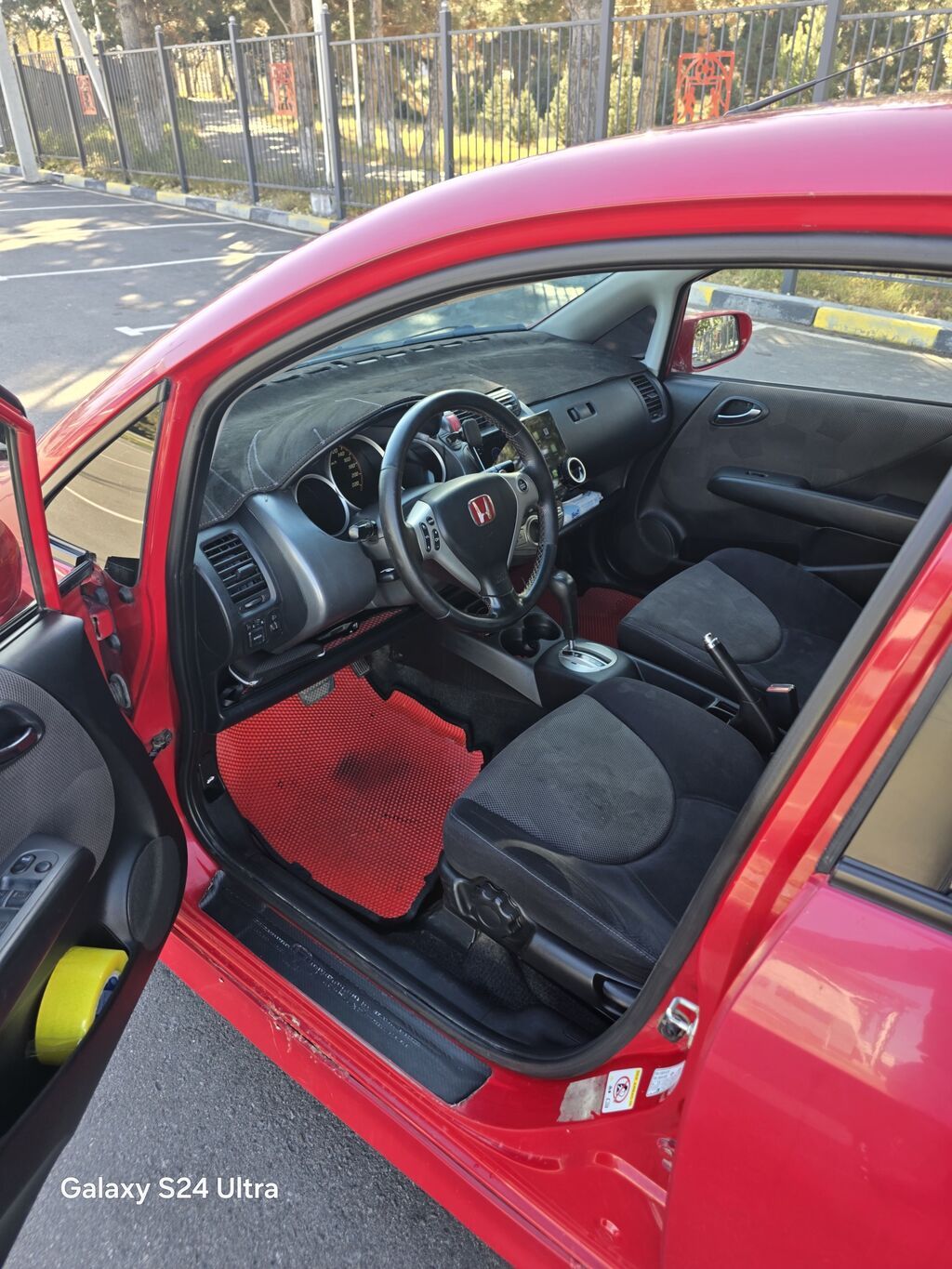 Honda Fit: 2006 г., 1.3 л, Автомат, Бензин, Хэтчбэк: фото 4