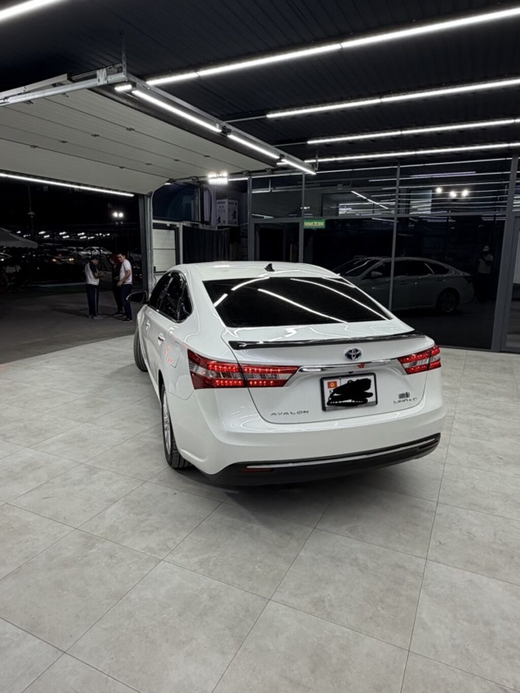 Toyota Avalon: 2015 г., 2.5 л, Вариатор, Гибрид, Седан: фото 2