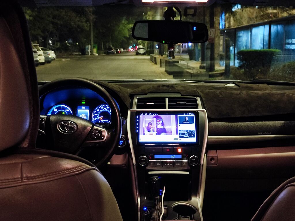 Toyota Camry: 2015 г., 2.5 л, Автомат, Гибрид, Седан: фото 2