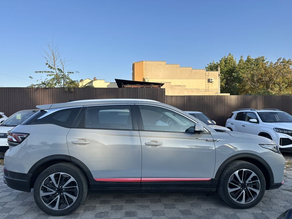 Dongfeng AX7: 2022 г., 1.5 л, Бензин, Внедорожник: фото 4