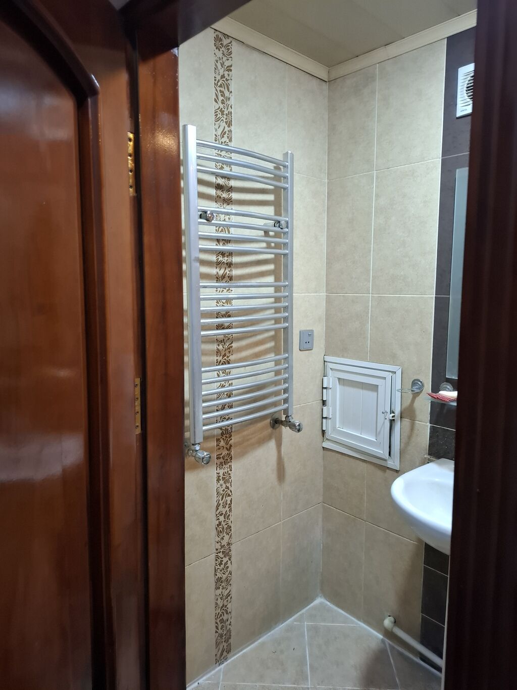 2 otaqlı mənzil – interyer və avadanlıqla Plan: - Geniş işıqlı