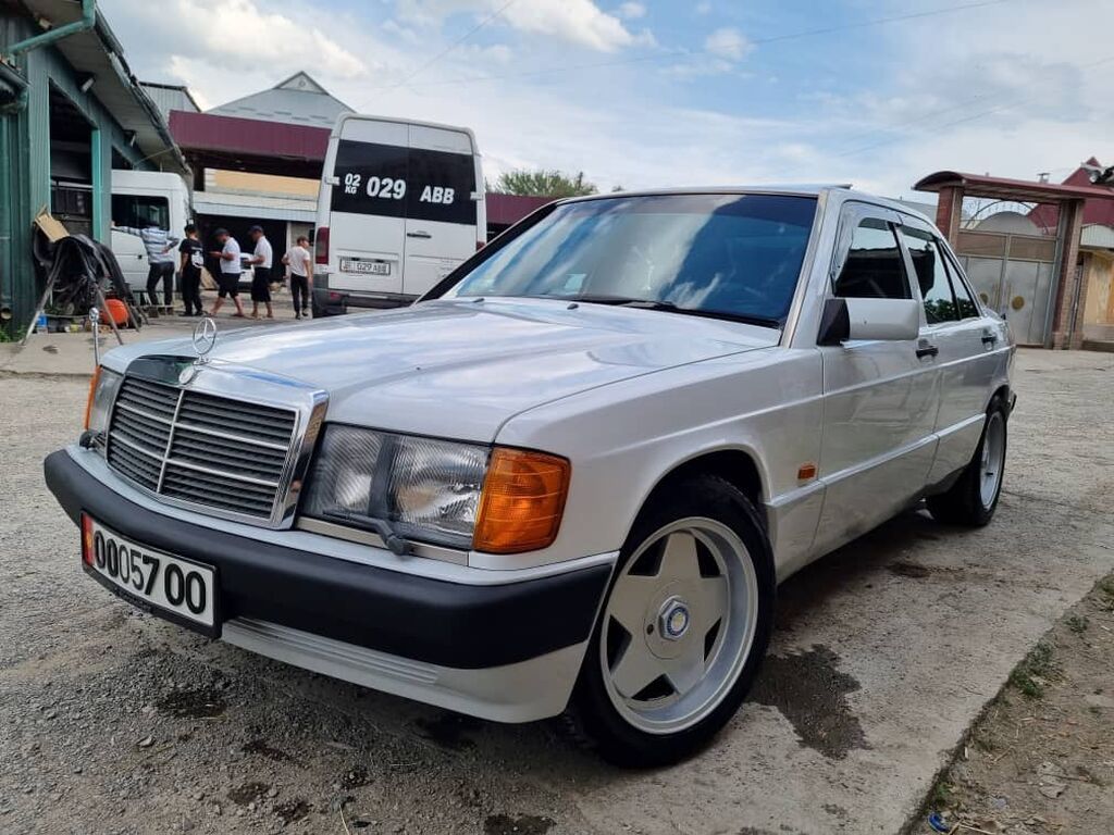 Mercedes-Benz 190: 1993 г., 2.3 л, Автомат, Бензин, Седан: фото 4