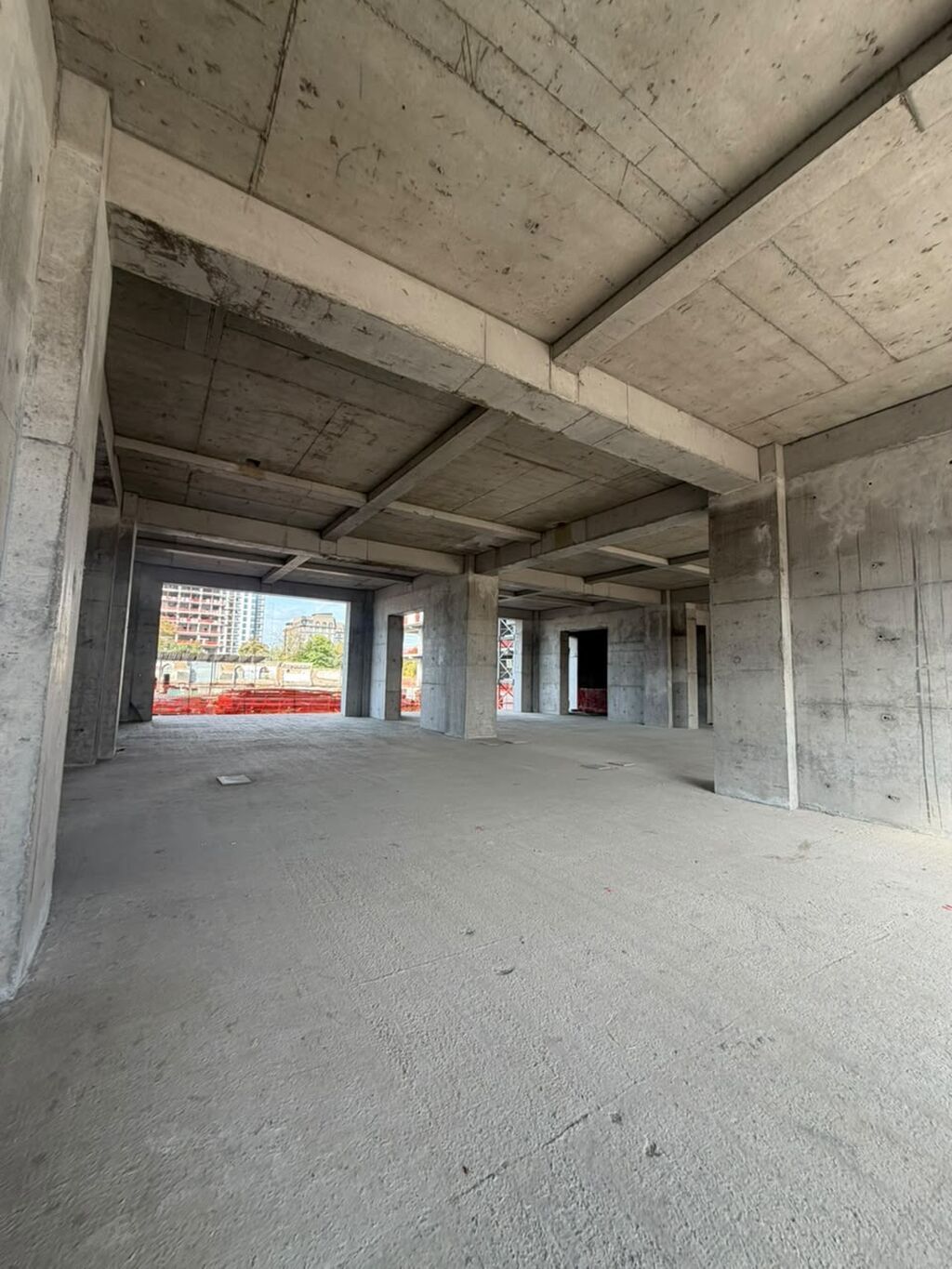 Продажа магазинов В жилом доме, 162 м², ПСО (под самоотделку), Отдельный вход, 1 этаж
