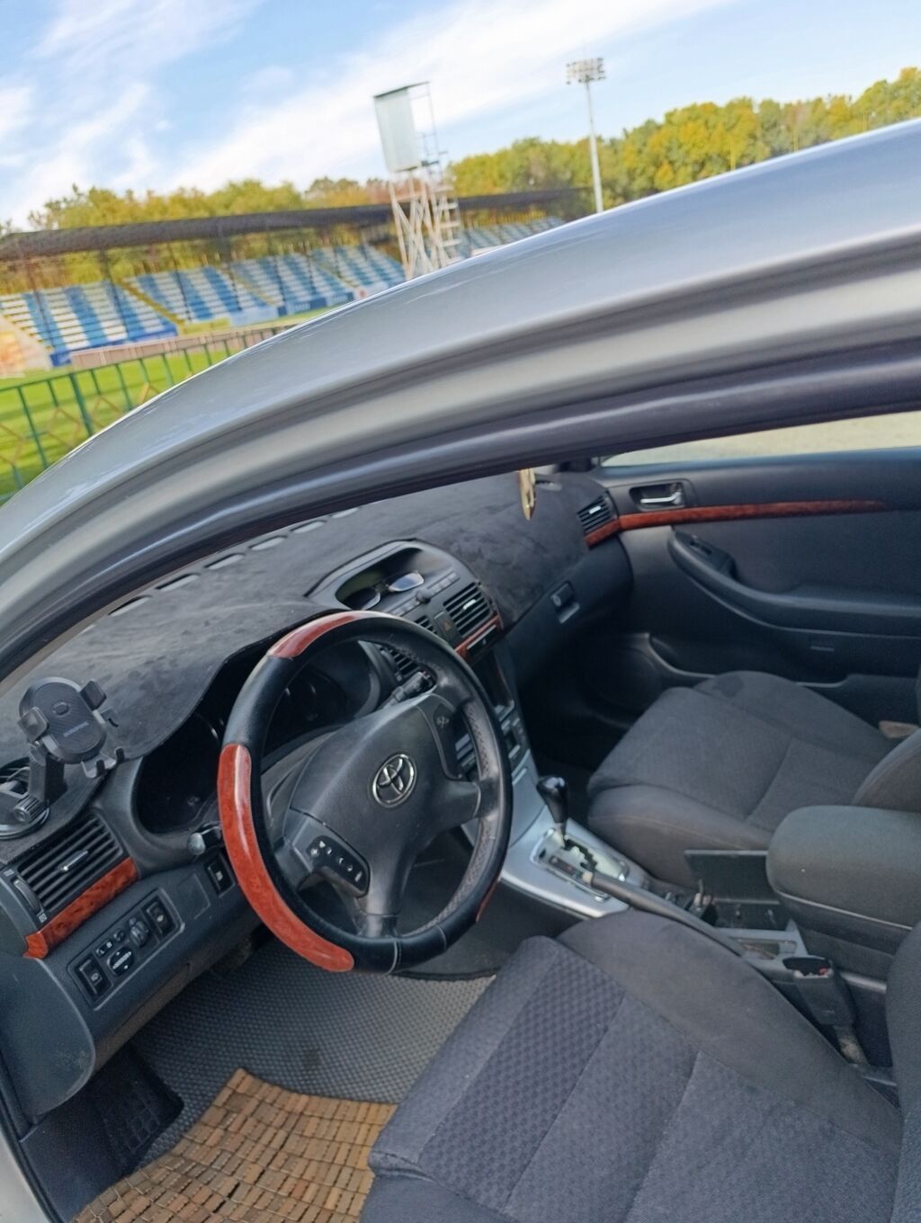 Toyota Avensis: 2006 г., 2 л, Автомат, Бензин, Седан: фото 4