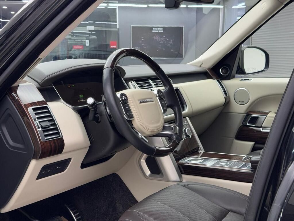 Land Rover Range Rover: 2016 г., 5 л, Автомат, Бензин, Внедорожник: фото 4