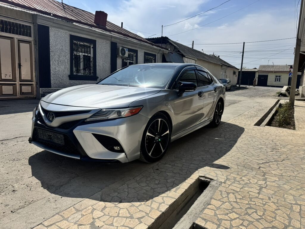 Toyota Camry: 2019 г., 2.5 л, Автомат, Бензин, Седан: фото 2