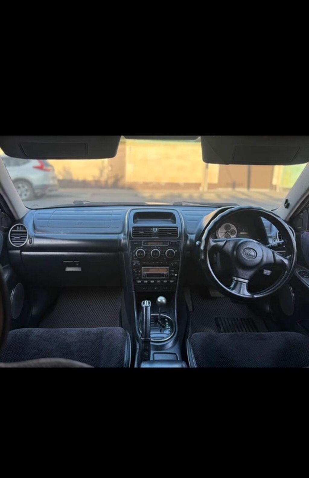 Lexus IS: 2003 г., 2 л, Автомат, Бензин, Седан: фото 3