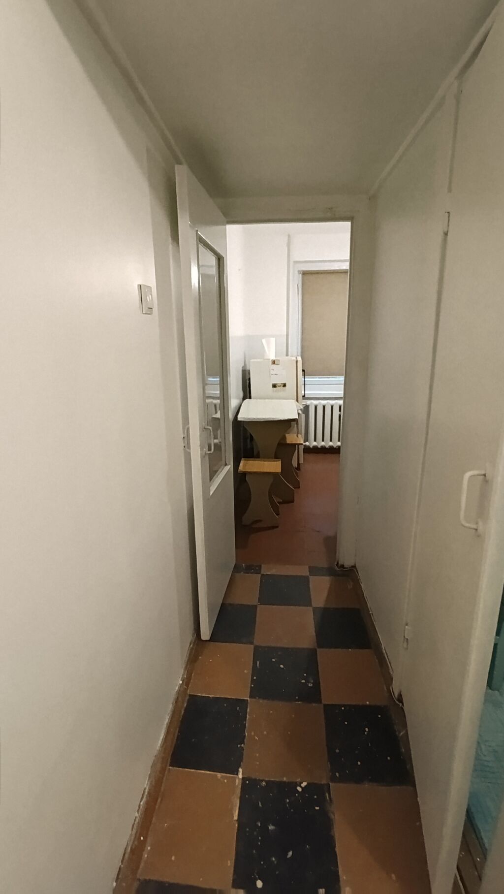 1 комната, 32 м², 11 мкр 104 серия, 1 этаж, Старый ремонт: фото 6