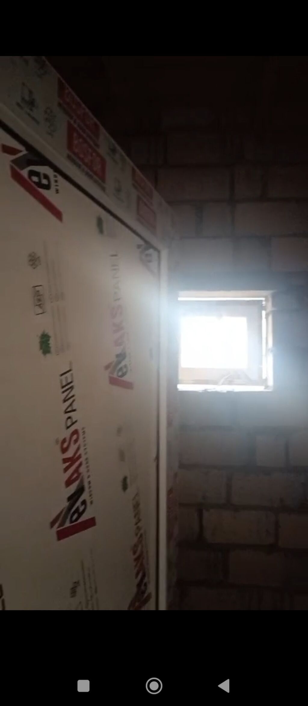 Salam avtozavodda var 3sotda 1 otağı,kolidoru,hamam tualeti 30 minə
