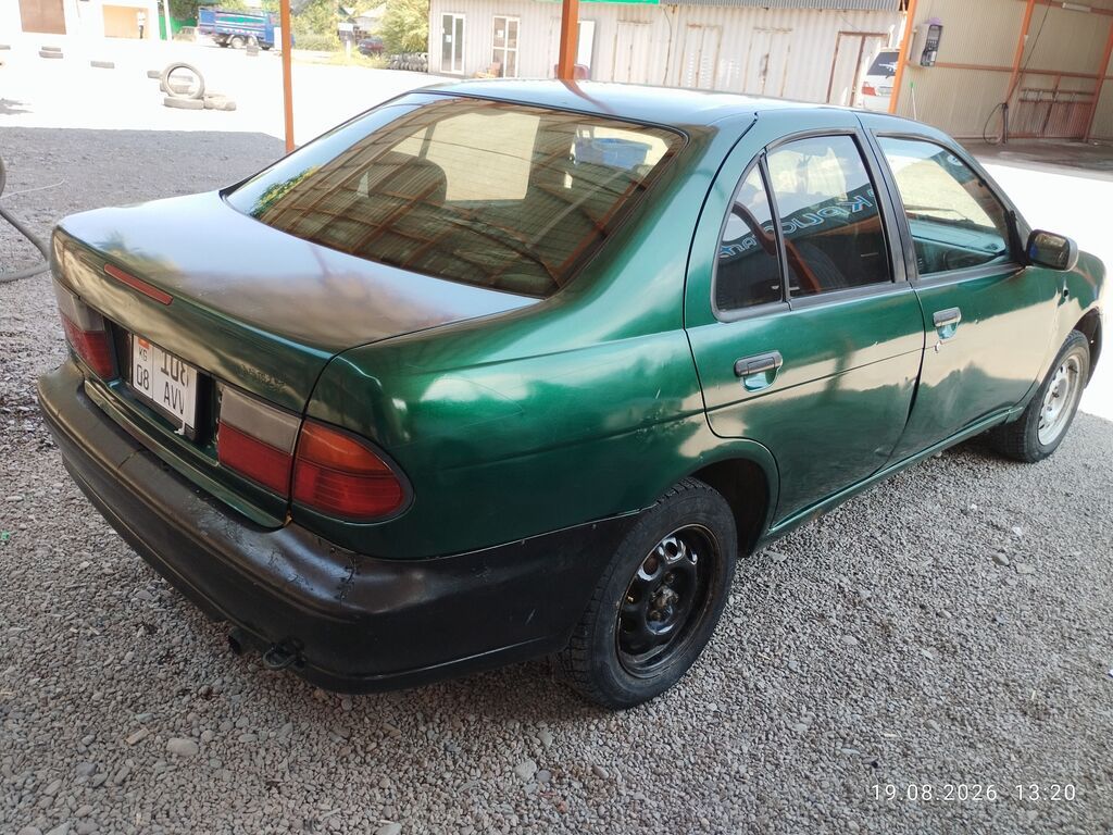 Nissan Almera: 1996 г., 1.6 л, Механика, Бензин, Седан: фото 4