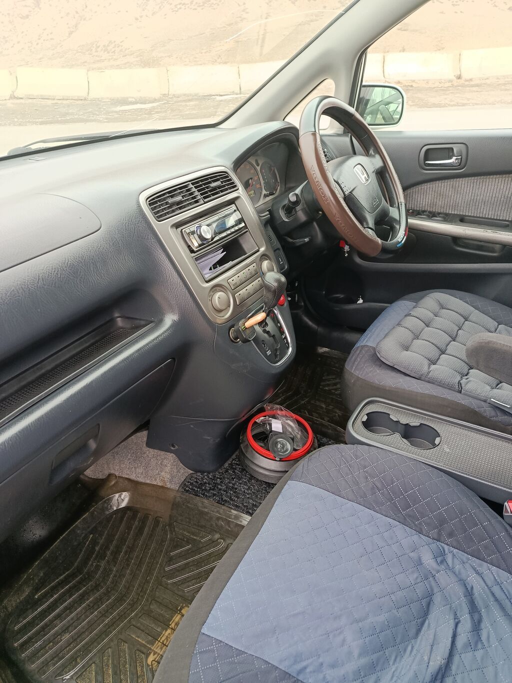 Honda Stream: 2001 г., 1.7 л, Автомат, Бензин, Универсал — фото 5