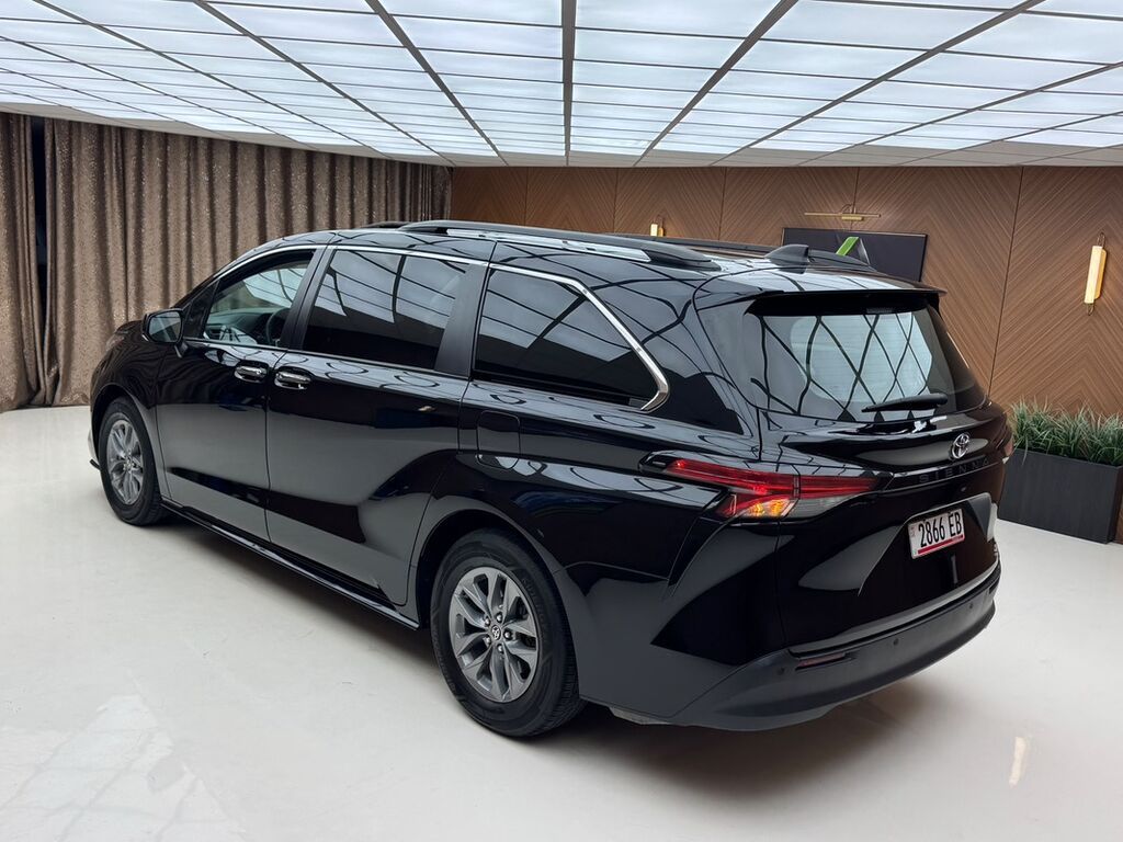 Toyota Sienna: 2022 г., 2.5 л, Автомат, Гибрид, Минивэн: фото 5