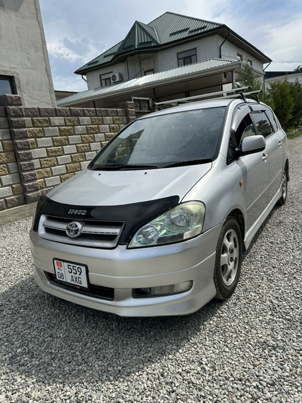 Toyota Ipsum: 2002 г., 2.4 л, Автомат, Газ, Минивэн — фото 2