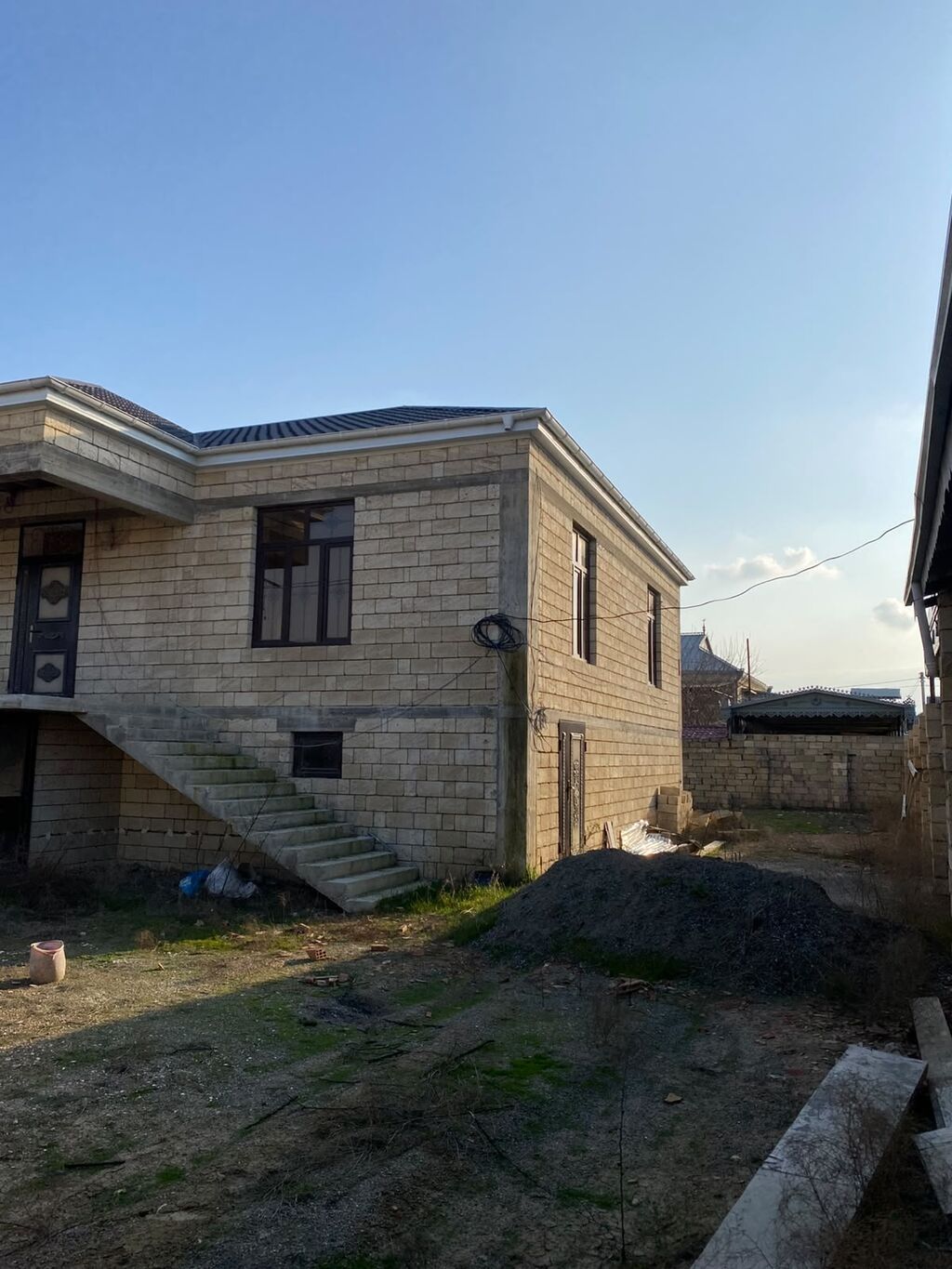 4 otaqlı, 180 kv. m, Kredit yoxdur, Təmirsiz