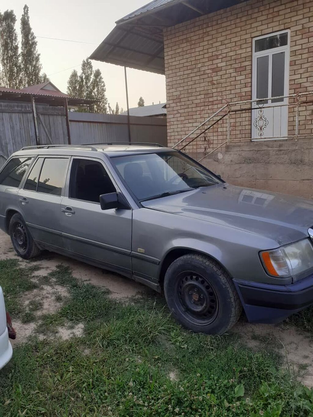Mercedes-Benz W124: 1988 г., Универсал: фото 4