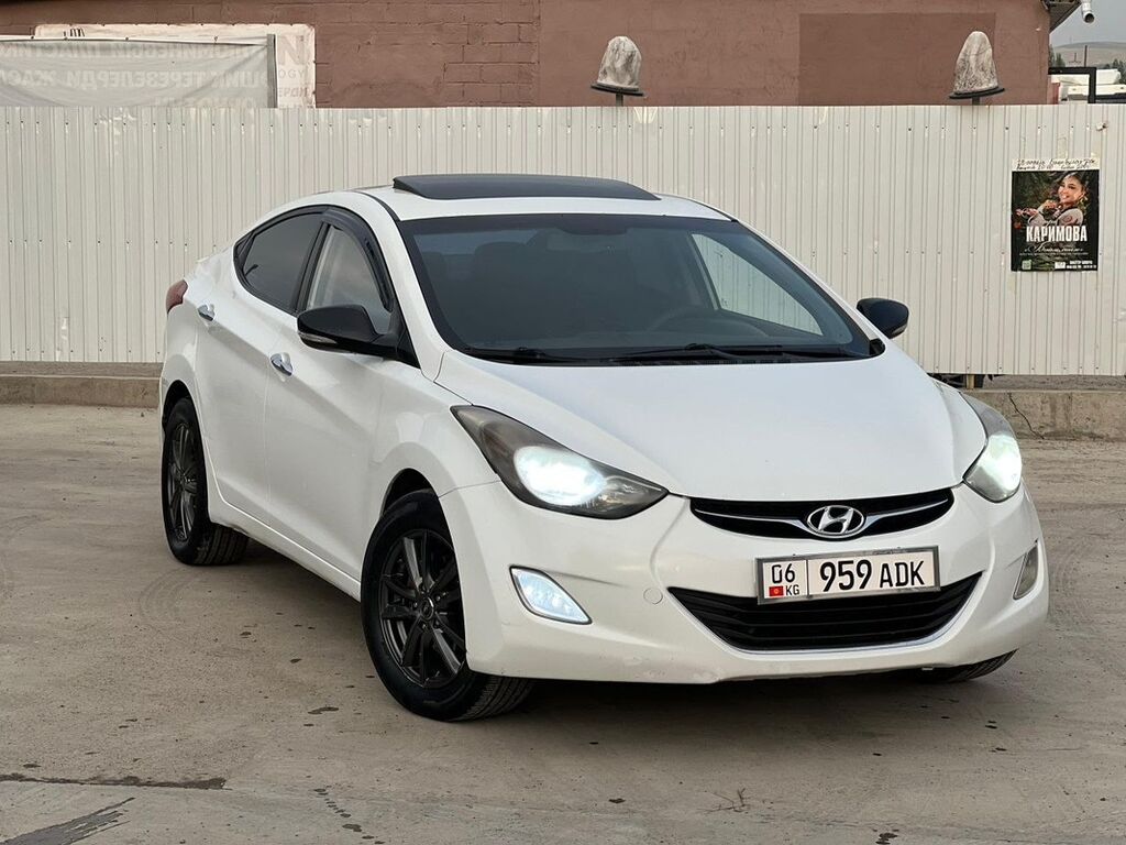 Hyundai Avante: 2012 г., 1.6 л, Автомат, Бензин, Седан: фото 2