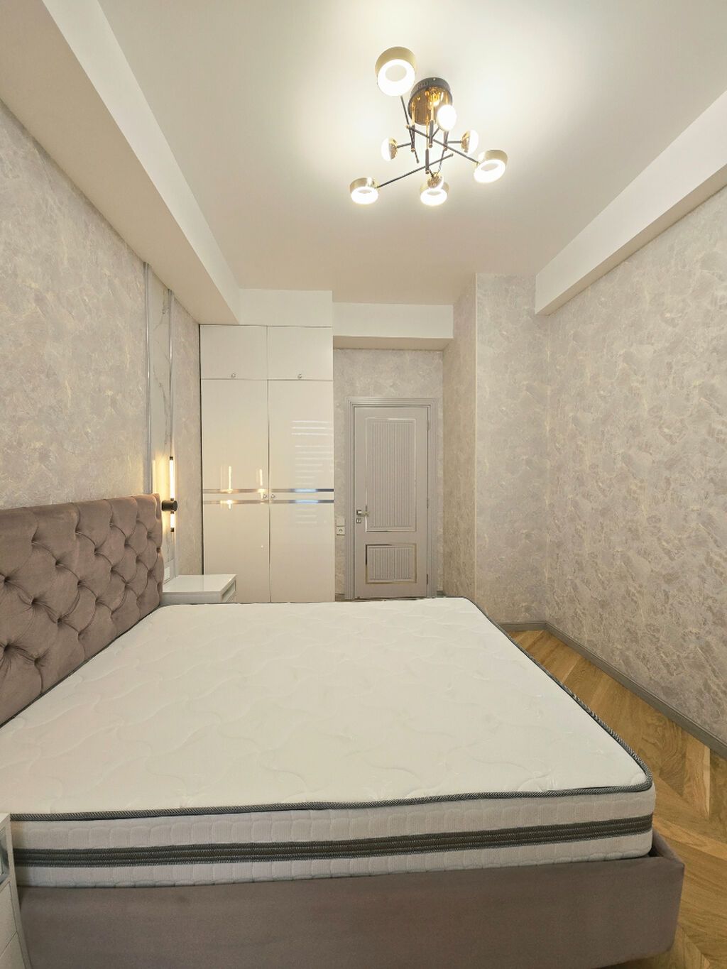 Ağ şəhər, 3 otaqlı, Yeni tikili, m. Xətai, 145 kv. m