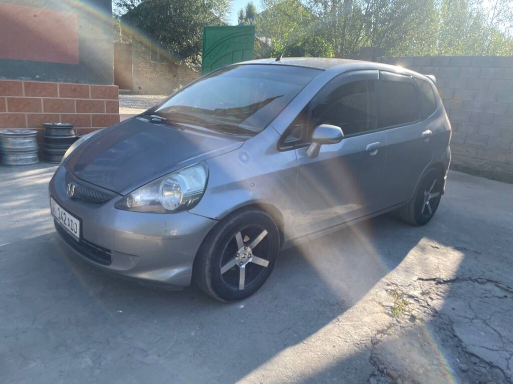 Honda Fit: 2003 г., 1.3 л, Автомат, Бензин, Хэтчбэк: фото 2
