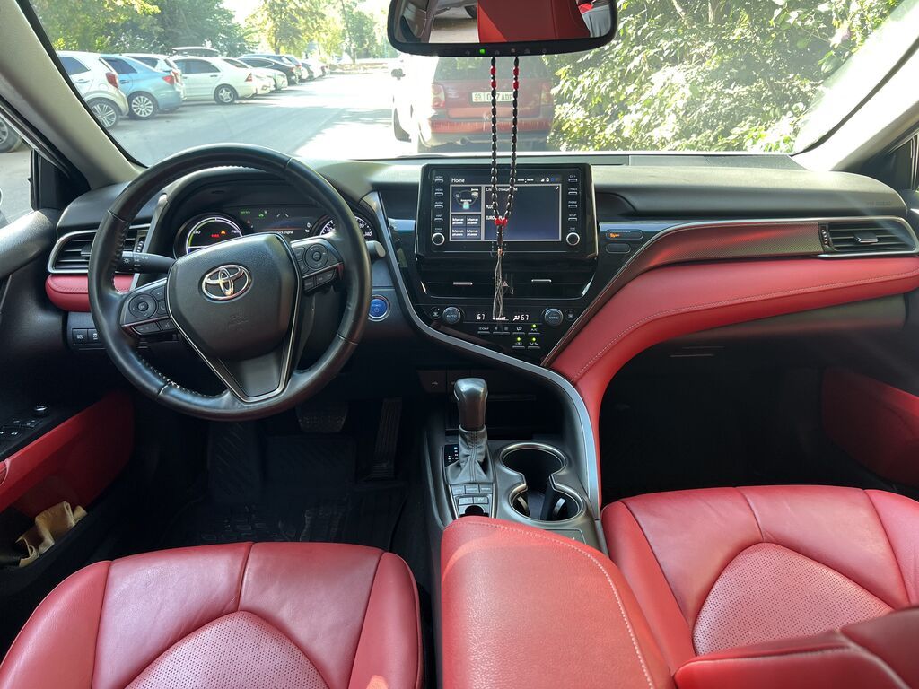 Toyota Camry: 2022 г., 2.5 л, Автомат, Гибрид, Седан: фото 7