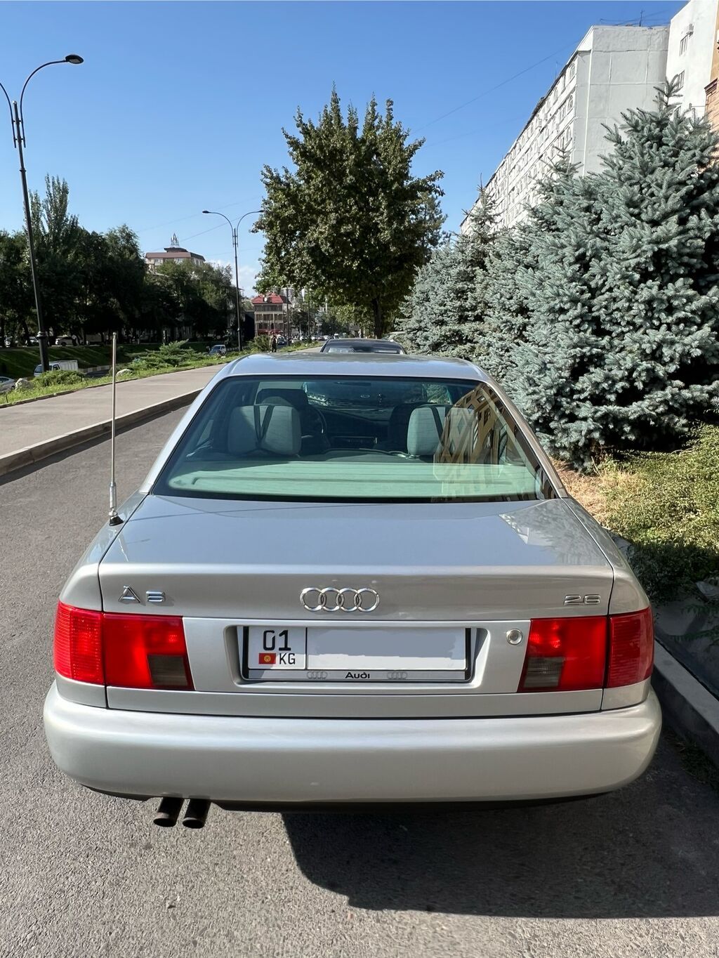 Audi A6: 1995 г., 2.6 л, Механика, Бензин, Седан: фото 2