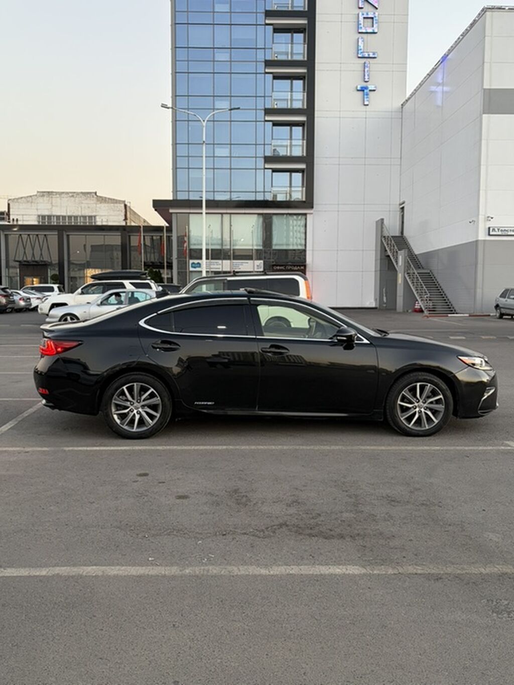 Lexus ES: 2016 г., 2.5 л, Автомат, Гибрид, Седан: фото 2