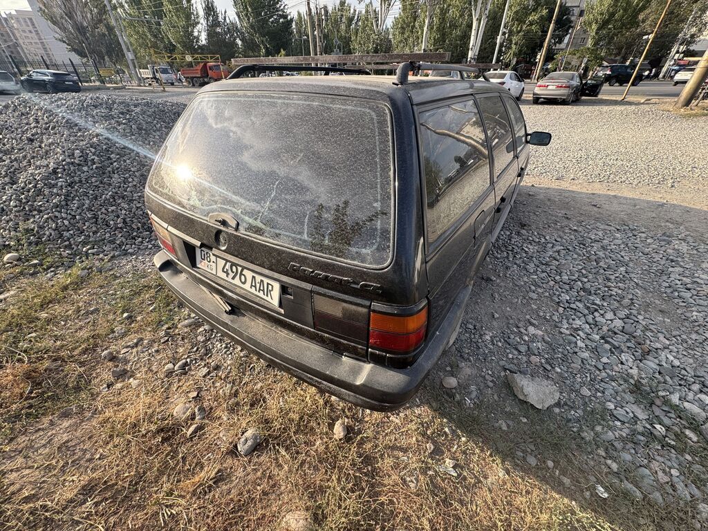 Volkswagen Passat: 1990 г., 1.8 л, Механика, Бензин, Универсал: фото 4
