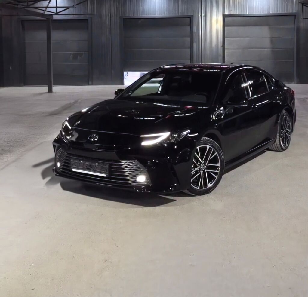 Toyota Camry: 2024 г., 2.5 л, Автомат, Бензин, Седан: фото 1