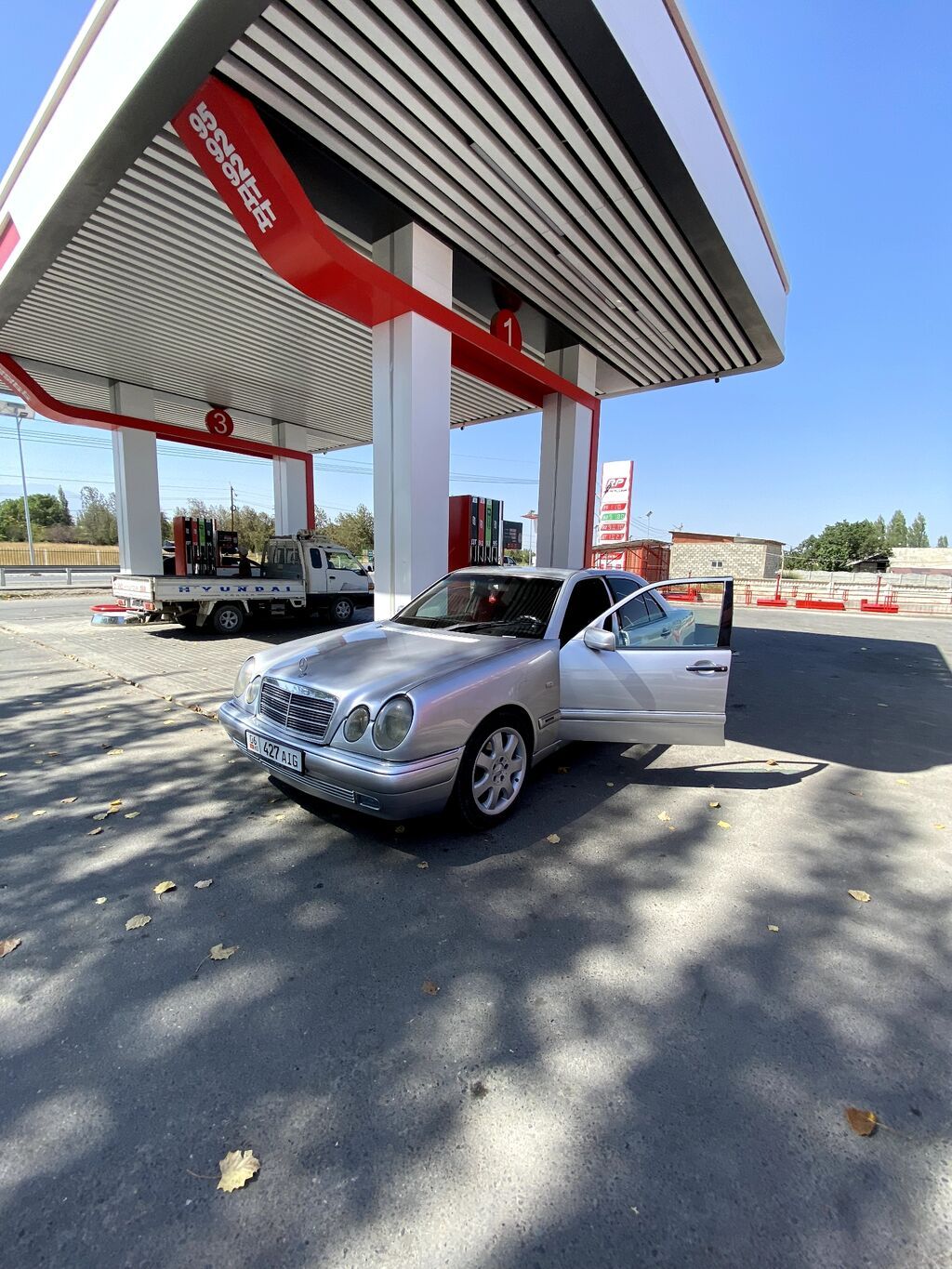 Mercedes-Benz E-Class: 1998 г., 3.2 л, Автомат, Бензин, Седан: фото 2
