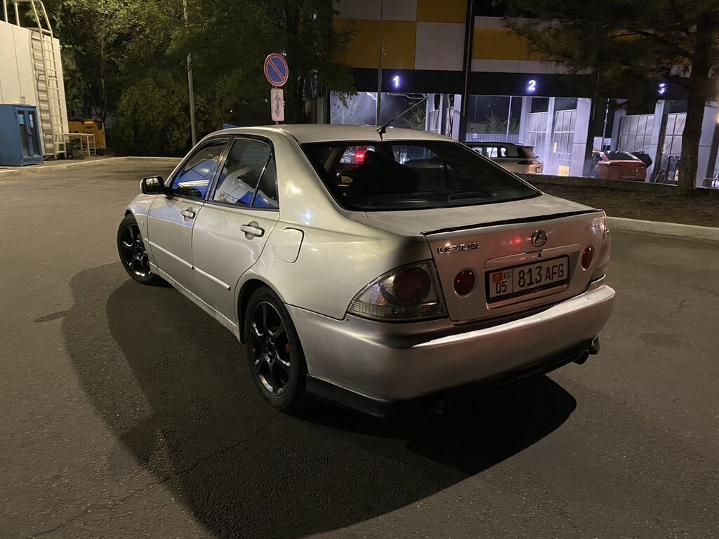 Lexus IS: 2003 г., 2 л, Автомат, Бензин, Седан: фото 2