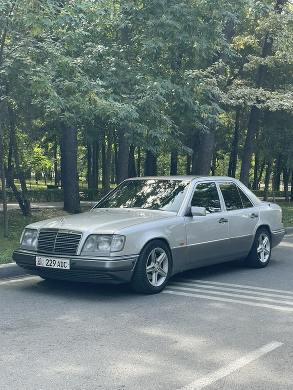 Mercedes-Benz W124: 1993 г., 3.2 л, Автомат, Бензин, Седан: фото 3