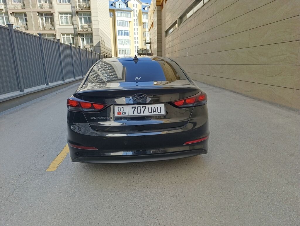 Hyundai Elantra: 2017 г., 2 л, Автомат, Бензин: фото 4