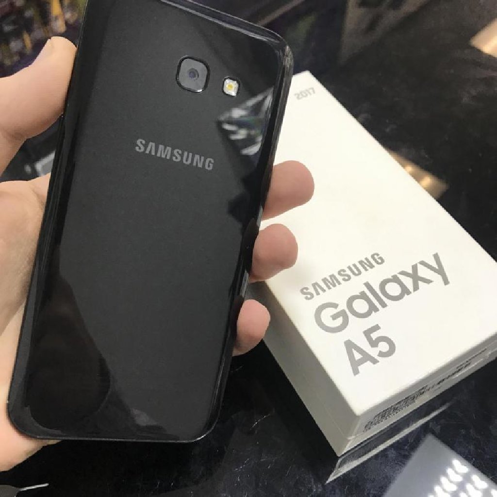 Телефон Samsung Galaxy a5 2017